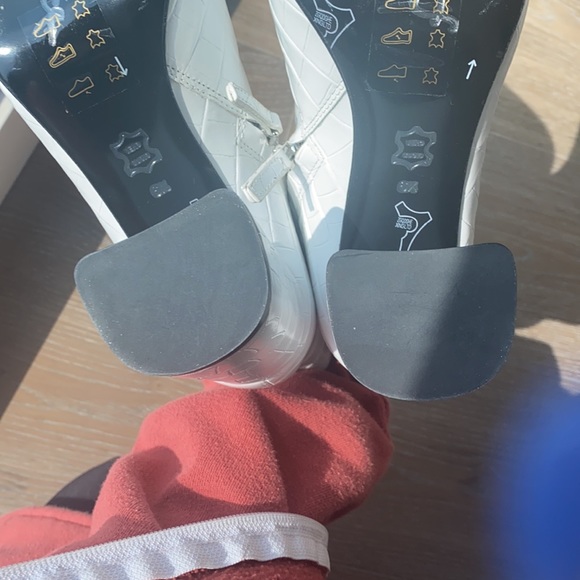 Alice + Olivia white patent leather boots - Picture 7 of 8